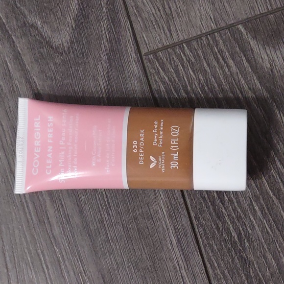 2/$70 4 Tubes of Skin Milk Foundation in Shade 630 Deep/Dark - Picture 2 of 4